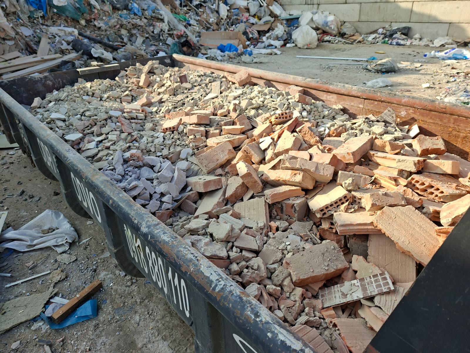 Čistá stavebná sutina po oddelení zmiešaného odpadu